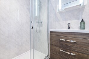 Shower, towels