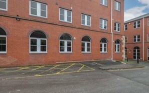 Exterior - 1 bedroom apartment in wakefield (Wakefield)