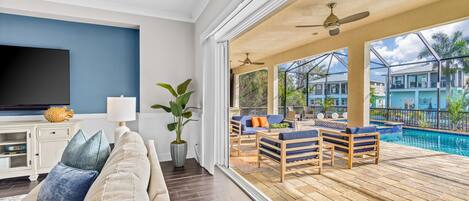 Tv, pejs, bøger, kontorer