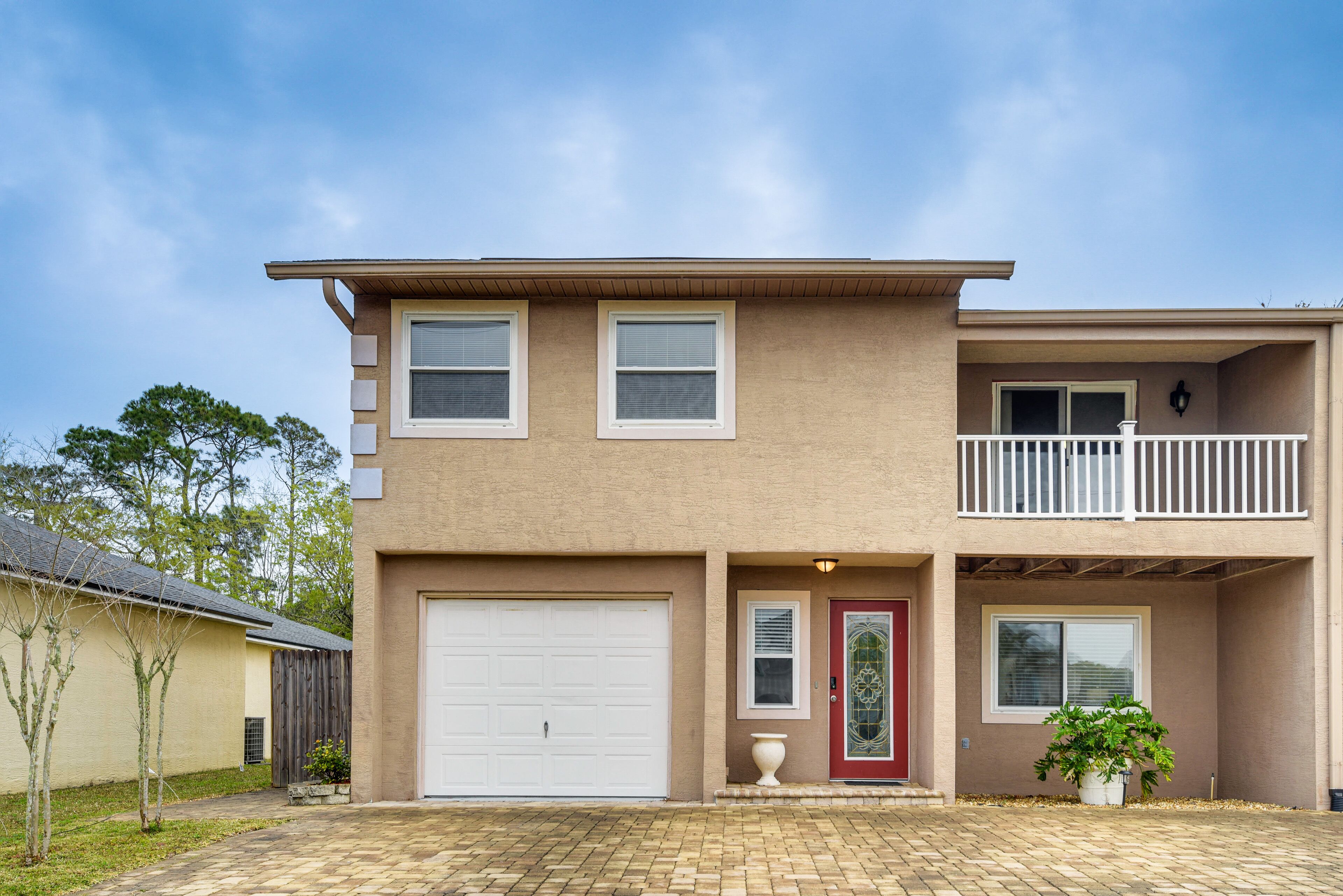 Palm Coast Townhouse w/ Yard: 3 Mi to Beach