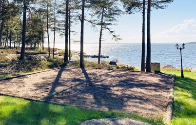 Cozy home in Väse with WiFi