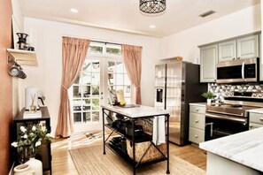 Fridge, microwave, oven, stovetop - Lk Hollingsworth Lakefront Mins to FSC SEU Downtown Lakeland Fun&Sun Tigertown (Lakeland)