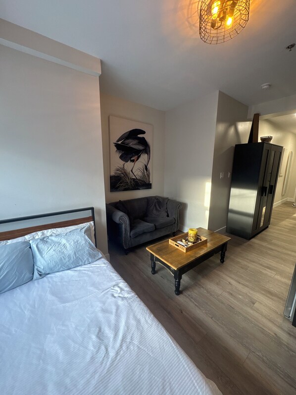 Iron/ironing board, WiFi