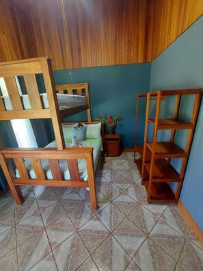 4 habitaciones, wifi gratis y ropa de cama 