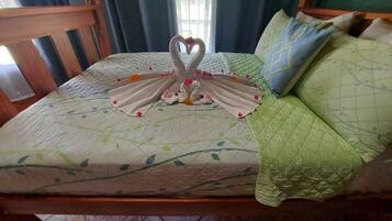 4 bedrooms, free WiFi, bed sheets