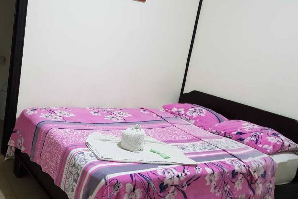 Habitación básica doble | 1 habitación, edredón y wifi gratis