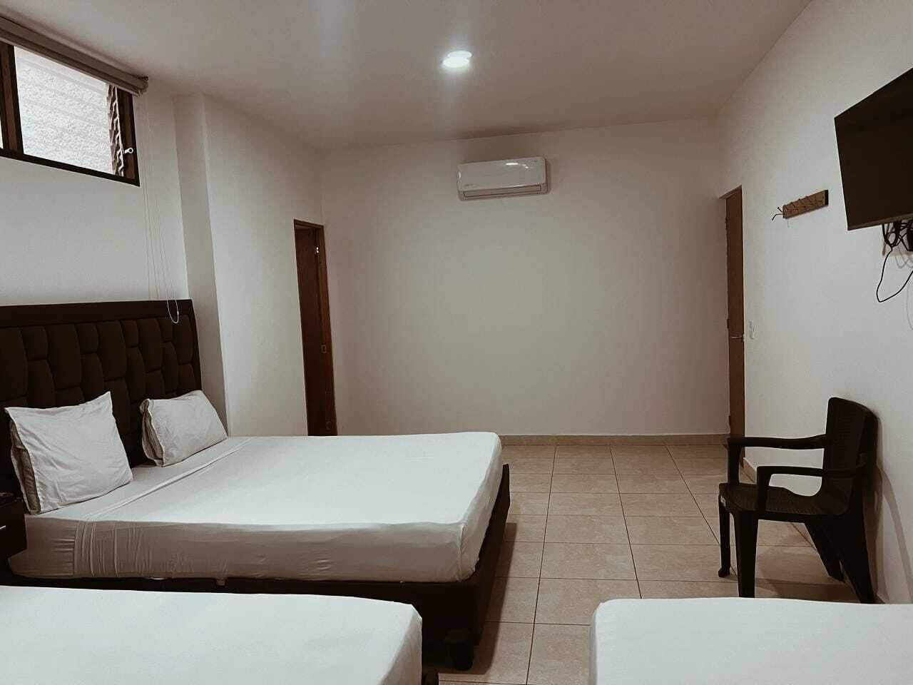 6 bedrooms, desk, iron/ironing board, free WiFi