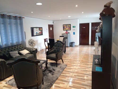 Casa de renta vacacional, amplia, punto estratégico de Cali, ideal para familias