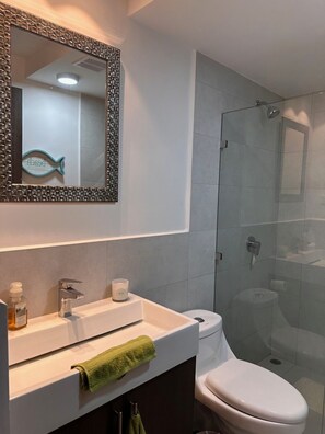 Bathroom - Tu hogar en Heredia (Rincón de Sabanilla)