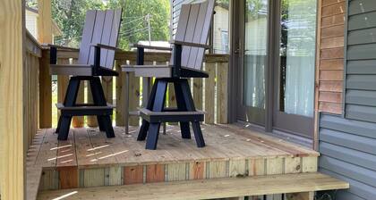 Lake front, HUGE yard and deck, walking distance to the heart of Okoboji