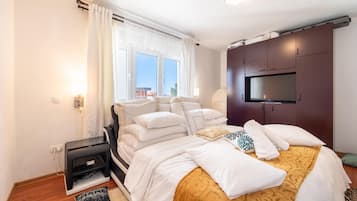 3 chambres, fer et planche à repasser, lit parapluie, Wi-Fi gratuit
