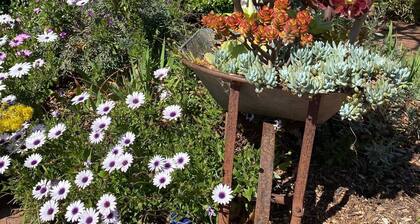 gorgeous 1 bedroom in beautiful cottage in verdant garden setting