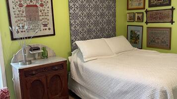 2 bedrooms, bed sheets