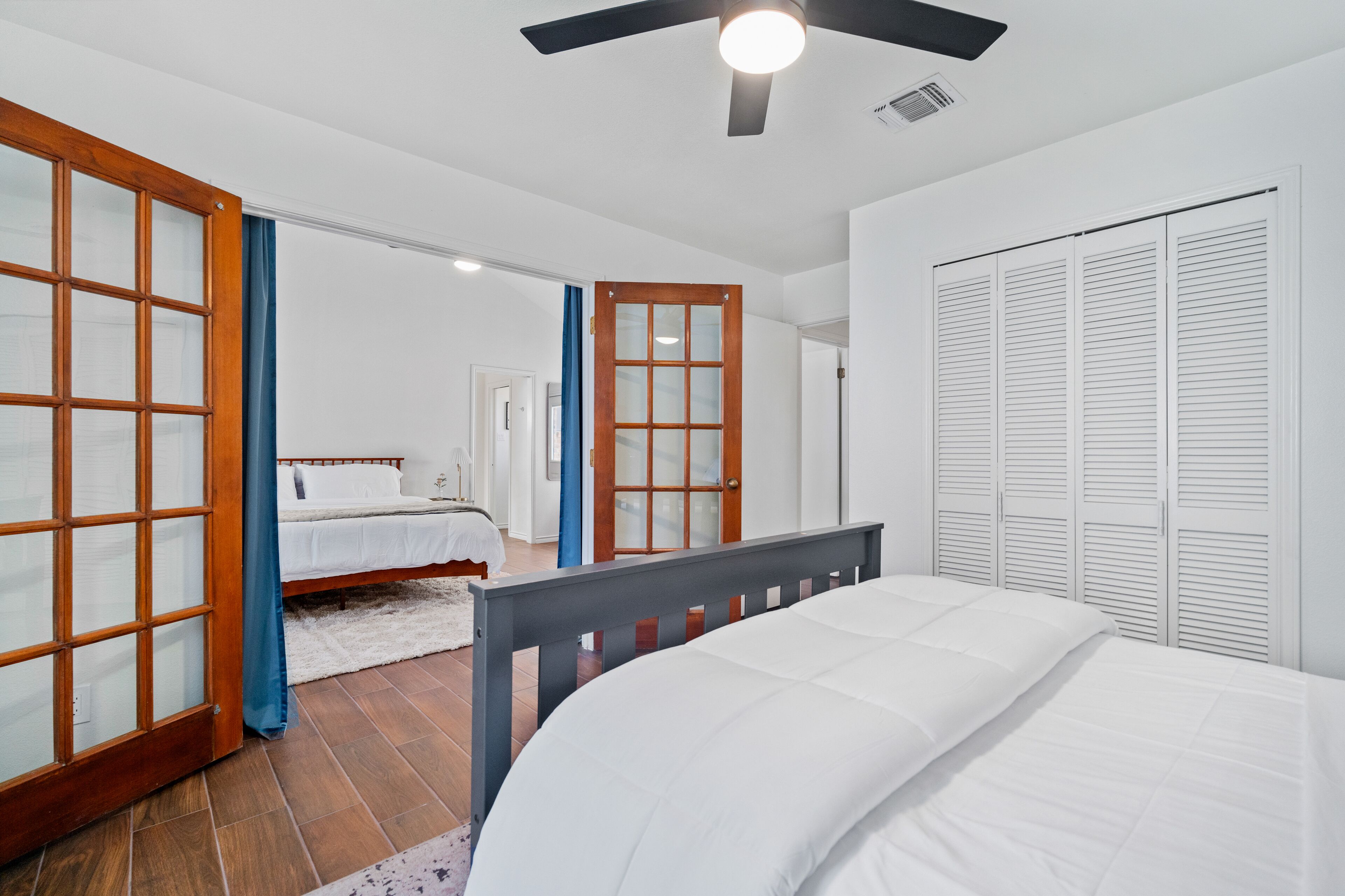 3 bedrooms, iron/ironing board, WiFi, bed sheets