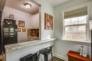 Fridge, microwave, coffee/tea maker, cookware/dishes/utensils - < 1 Mi to Downtown Conroe: Charming Apartment (Conroe)