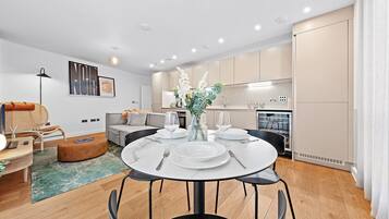 Executive Apartment | In-room dining