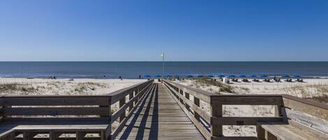 Una spiaggia nelle vicinanze