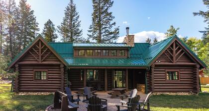 10-person Chalet 5 minutes from Jasper town