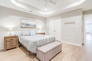 2 bedrooms, desk, iron/ironing board, travel crib