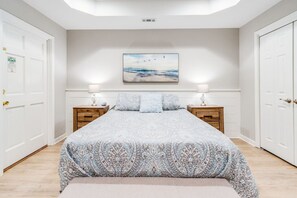 2 bedrooms, desk, iron/ironing board, travel cot