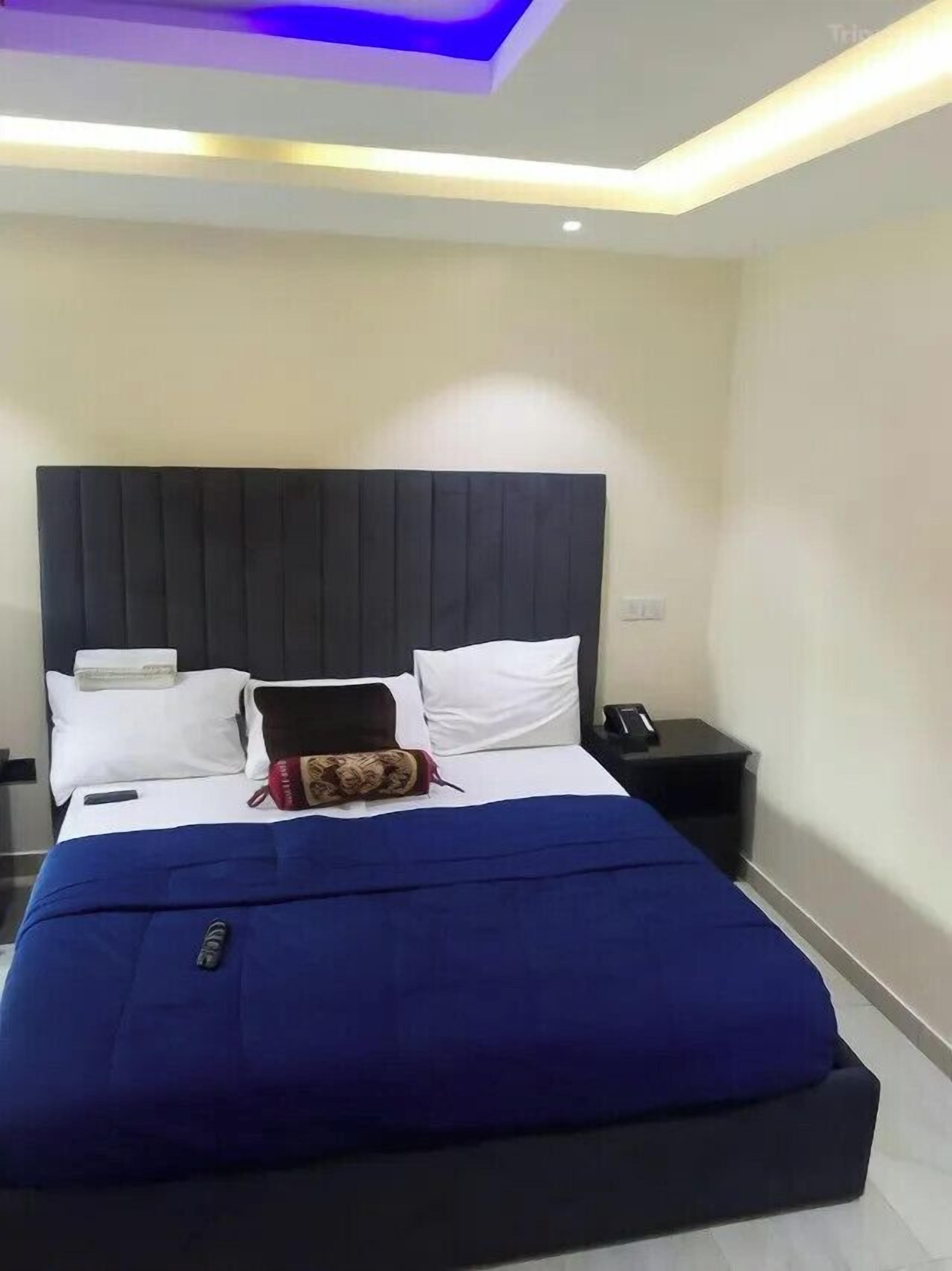 Soundproofing, free WiFi