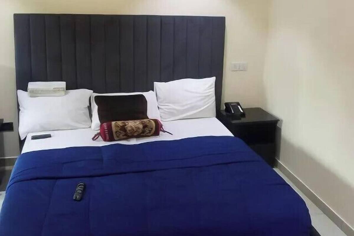 Soundproofing, free WiFi