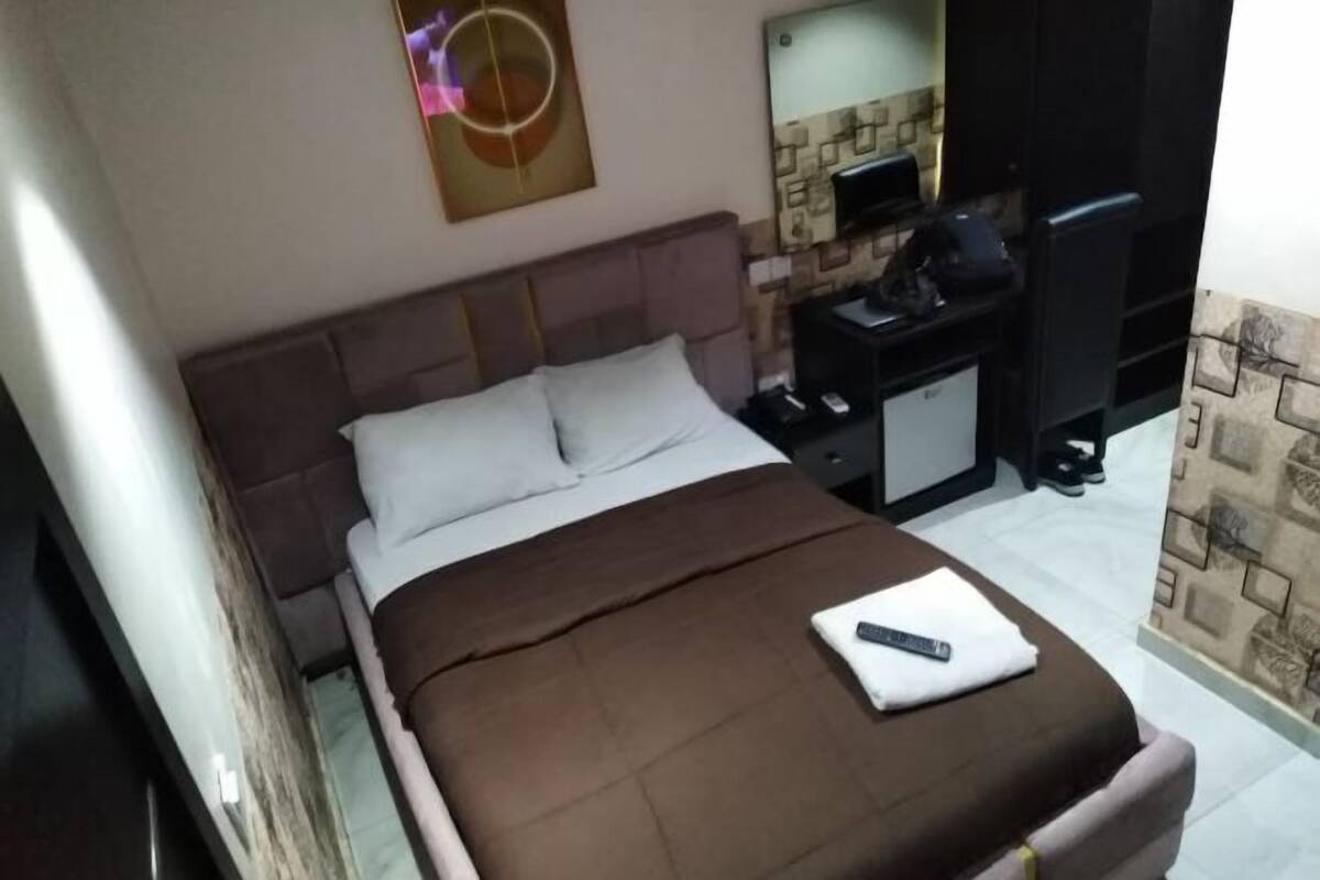 Soundproofing, free WiFi