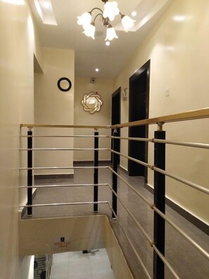 Handrails in stairways - Ikad Hotel and Suite (Lagos)