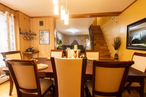 Dining - Experience comfort near entertainment! 5-min drive to Santander Arena (Reading)