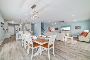 Interior - PRIVATE POOL, PRIVATE HOME, SHORT WALK TO BEACH! (Gulf Shores)