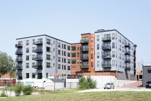 Exterior - Sleepover | Chic 1BD/1BA - Downtown Des Moines (Des Moines)