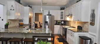 Perfect Masters Retreat. Cozy home featuring salt water pool on a secluded lot.