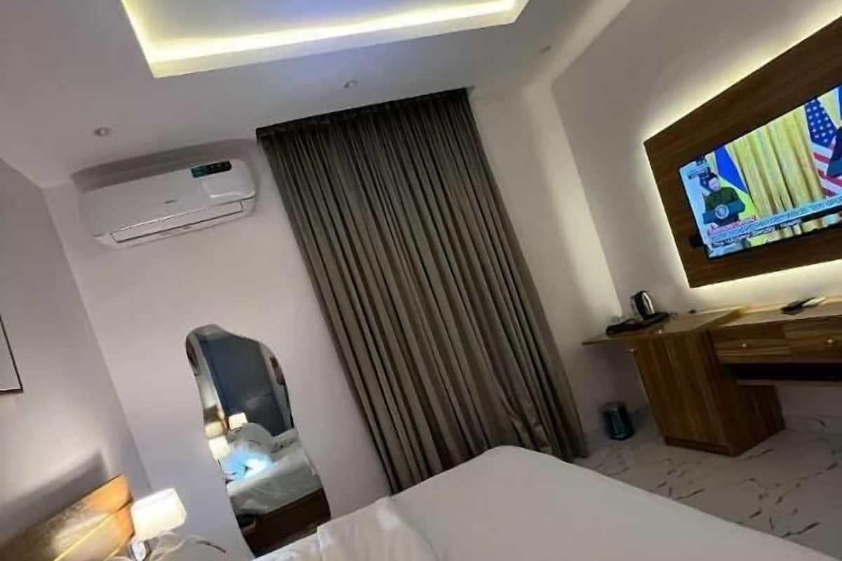 Quarto conforto | 1 quarto, Wi-Fi de cortesia