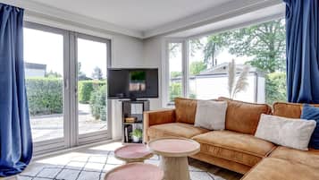 Televisie en een open haard
