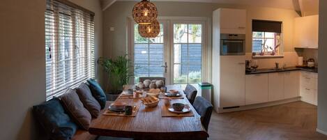 تناول الطعام