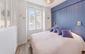 1 habitación, tabla de planchar con plancha, wifi gratis y ropa de cama 