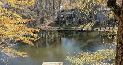 Lakefront Dog-Friendly Townhouse with Private Dock, Lake Views, Tennis, Golf