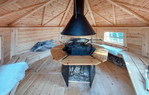 Amazing home in örkelljunga with WiFi