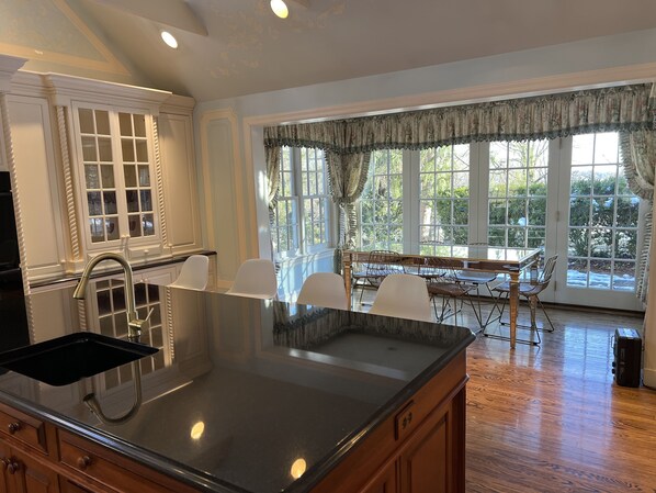 Dining - Lovely 4-bedroom estate in brilliant Owings Mills
23 miles from John Hopkins (Owings Mills)