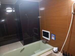 Doppelzimmer | Badezimmer | Badewanne und Dusche (separat), kostenlose Toilettenartikel