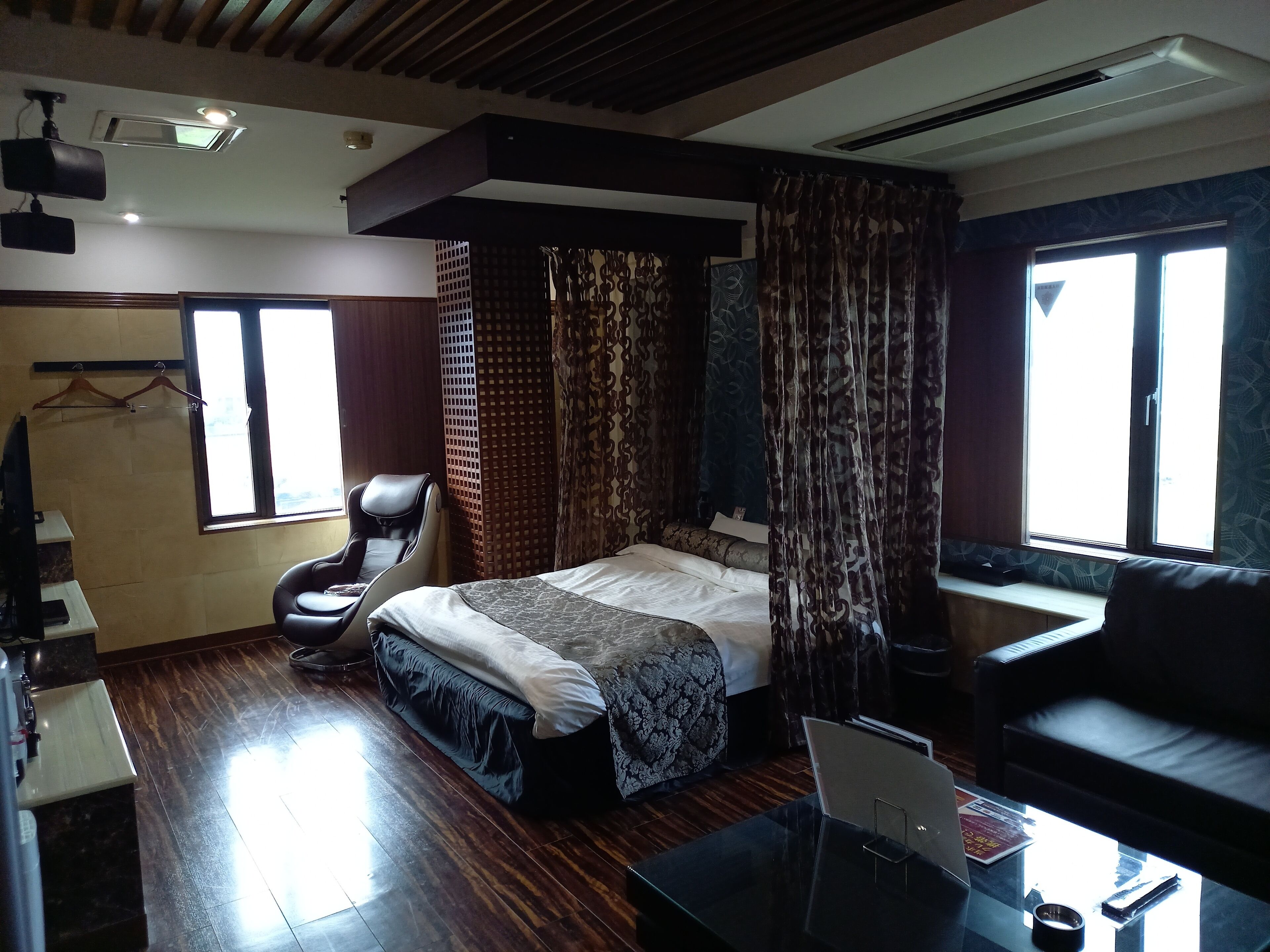 华丽双人房 | 隔音、免费 WiFi、床单