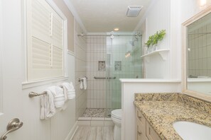 淋浴設備、風筒、提供毛巾