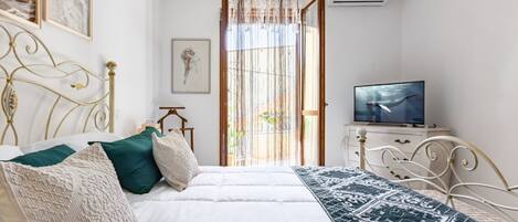 2 chambres, fer et planche Ă repasser, Wi-Fi, draps fournis