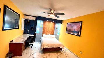 3 soverom, skrivebord, strykejern/-brett og wi-fi (inkludert)