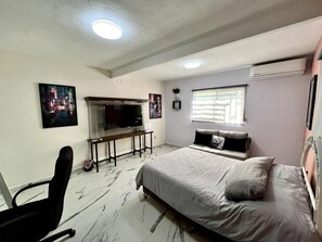 3 Schlafzimmer, Schreibtisch, Bügeleisen/Bügelbrett, kostenloses WLAN