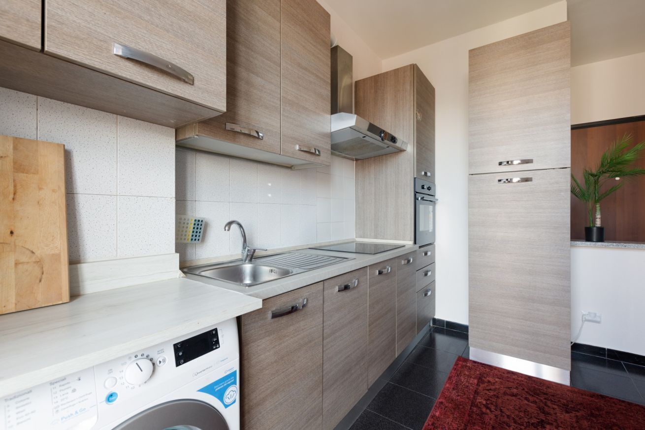Frigorifero, forno, piano cottura, tostapane