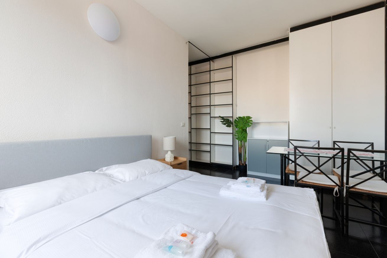 1 chambre, fer et planche à repasser, Wi-Fi, literie fournie