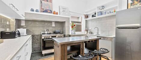 Fridge, microwave, oven, stovetop