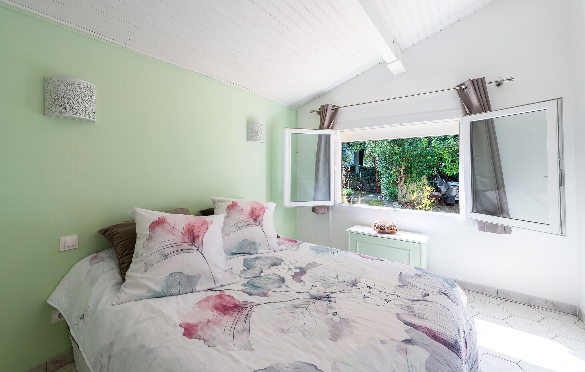 2 bedrooms, free WiFi