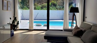 Villa con hermosa piscina